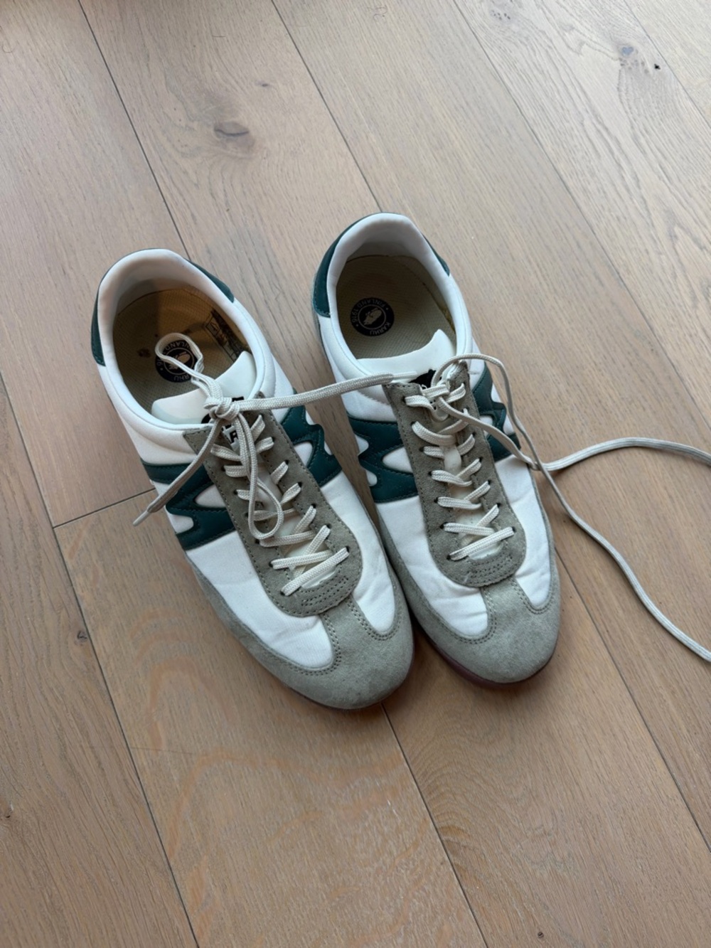 Unisex Karahu Retro Runner Sneakers - White & Green